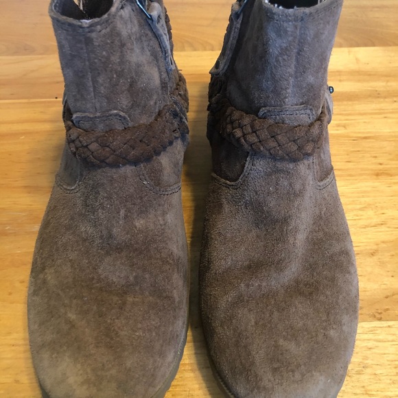 Teva boots. Chocolate suede with braiding detail. - Picture 2 of 9